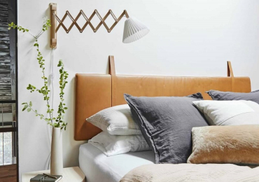 Gợi ý những mẫu đèn đầu giường trang trí phòng ngủ