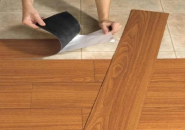 Sàn nhựa giả gỗ có những loại nào và giá cả ra sao?